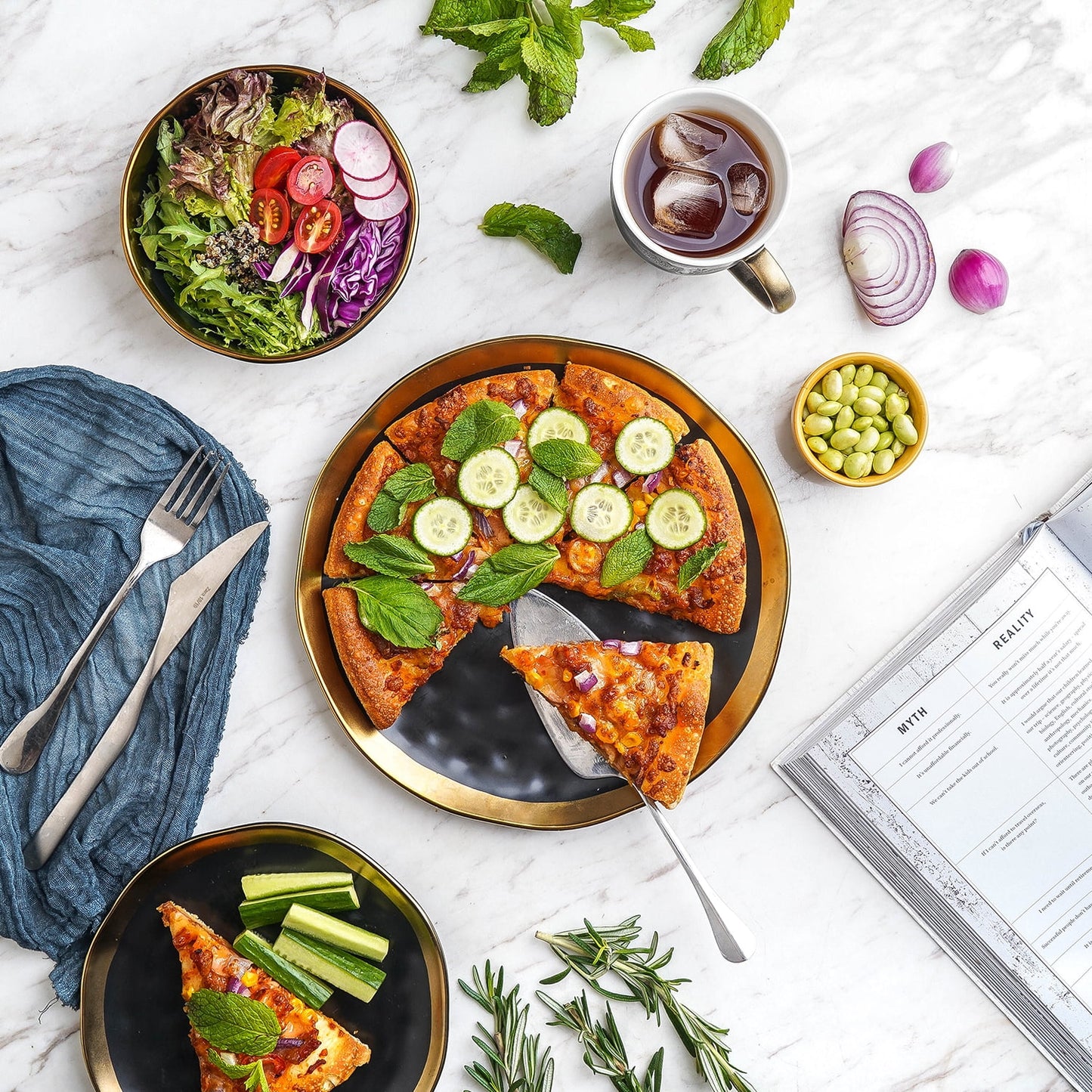 Modern Porcelain Dinnerware Set 16-Piece Gold and Black Dish Set for 4, Elegant Tableware for Daily Meals and Special Occasions