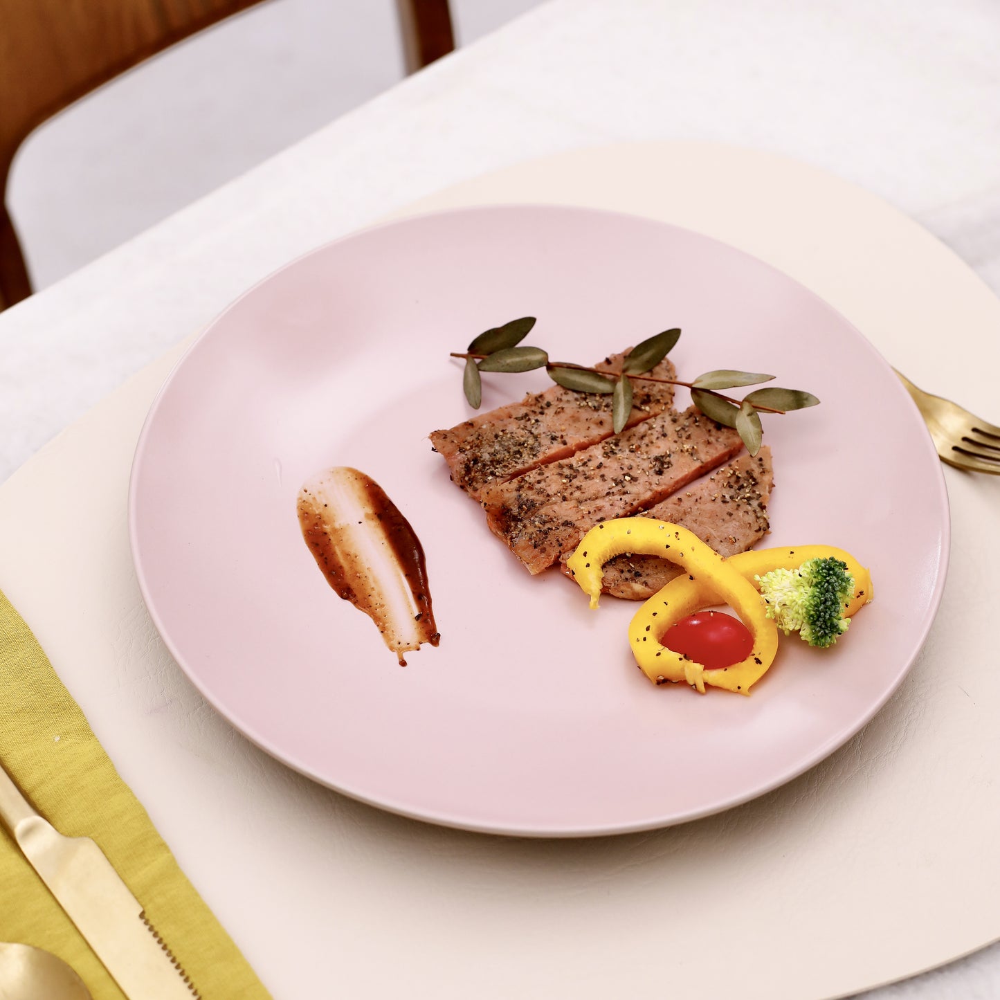 16-Piece Stoneware color life Round Shape Matte Glaze Rose & Shiny Black Ceramic Tableware Set For Wedding, Guest, Graduation, Valentine's Day, Mother