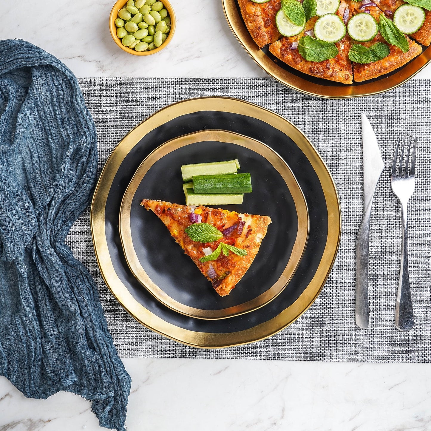 Modern Porcelain Dinnerware Set 16-Piece Gold and Black Dish Set for 4, Elegant Tableware for Daily Meals and Special Occasions